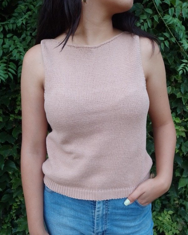 Producto - Musculosa cuello bote /Tostado (Talle M)