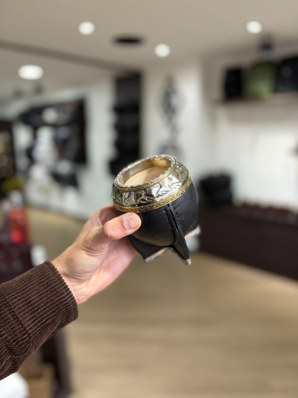 Producto - TORPEDO URUGUAYO PREMIUM BASE MACIZA VIROLA CINCELADA CON ARO DE BRONCE