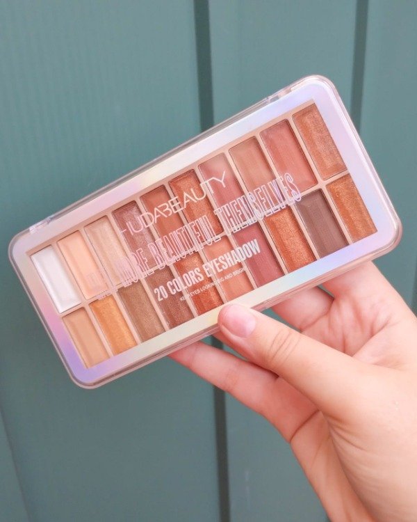 Producto - Sombras Huda 20 colores