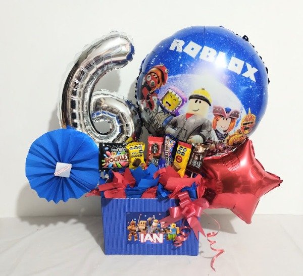 Producto - ARREGLO DE GLOBOS ROBLOX