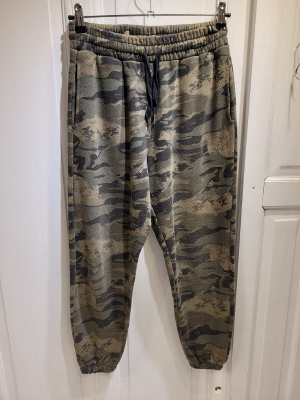 Producto - Jogging 47 STREET camuflado Talle 12/14 años - PRECIO: 16X