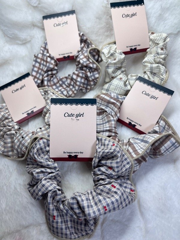 Producto - Scunzi de tela cuadrille cure girl