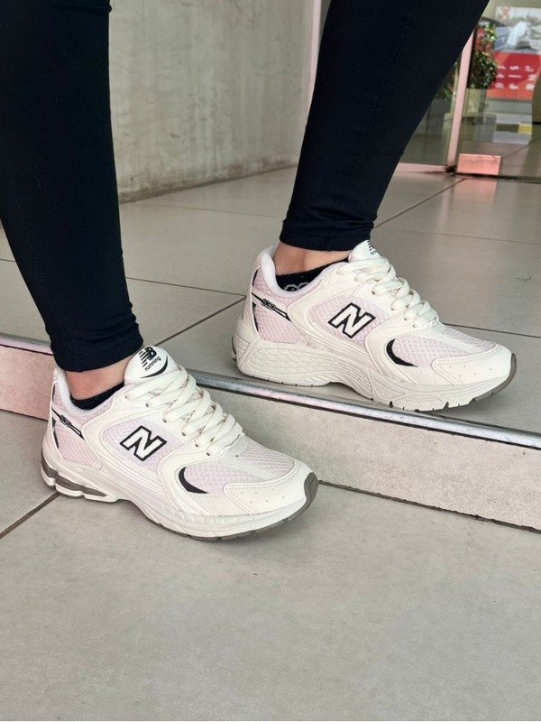Producto - NEW BALANCE 530 (Blanco y Negro)