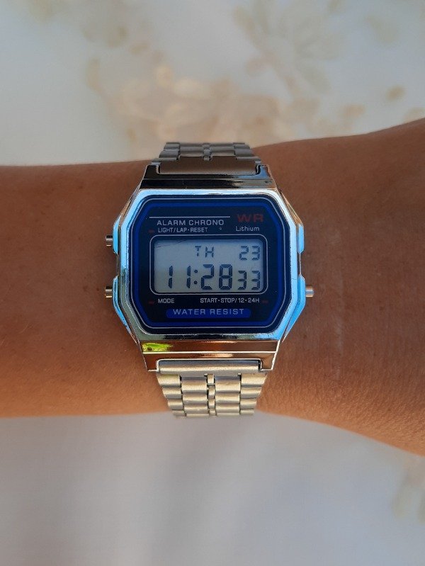 Producto - Reloj Tainy digital plateado