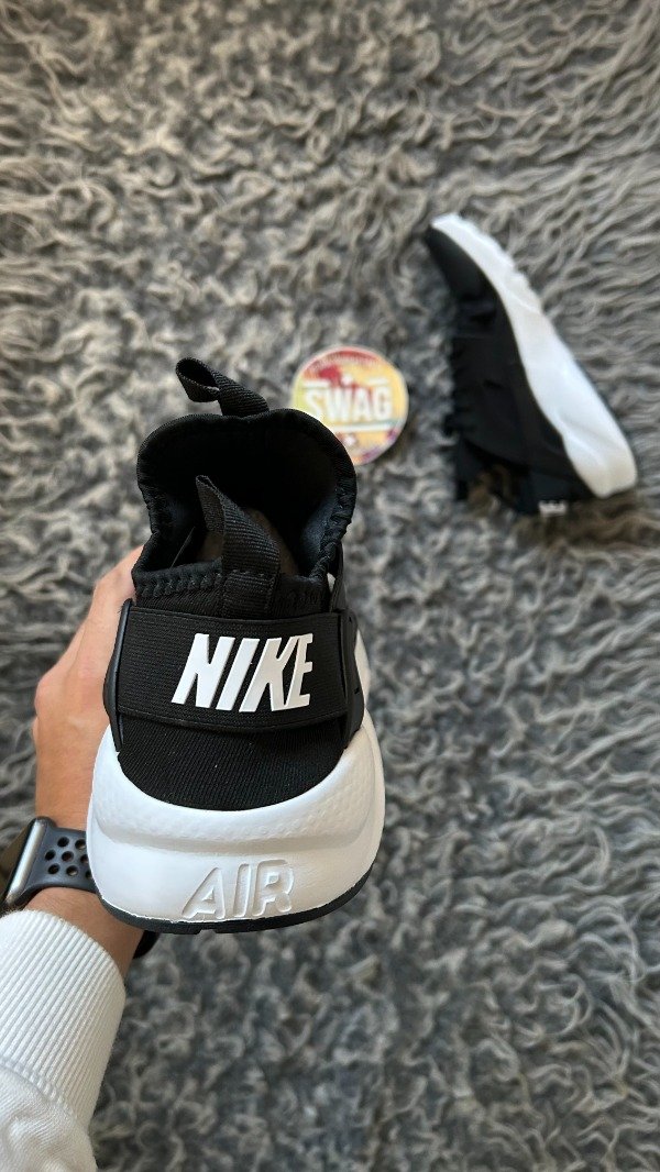 Producto - AIR HUARACHE WHITE BLACK - 2