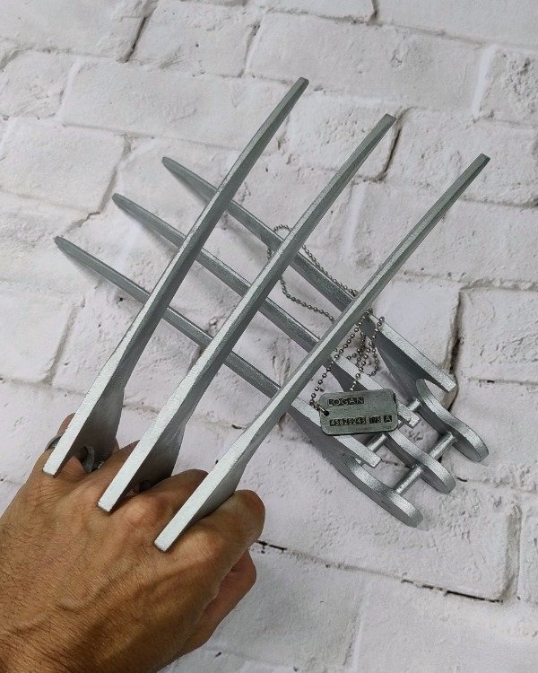 Producto - Garras de Wolverine más colgante