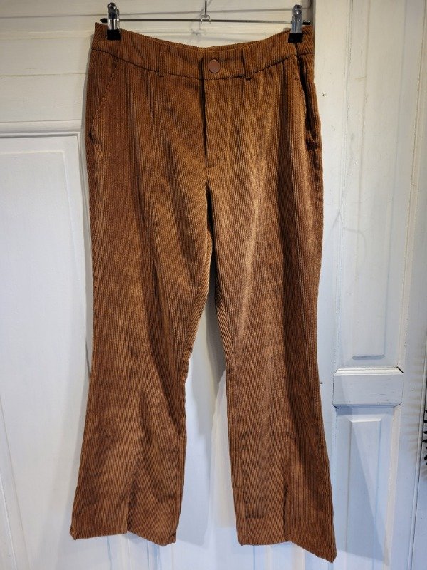 Producto - Pantalón STRADIVARIUS marrón corderoy- Talle 28- PRECIO: 50X - 0