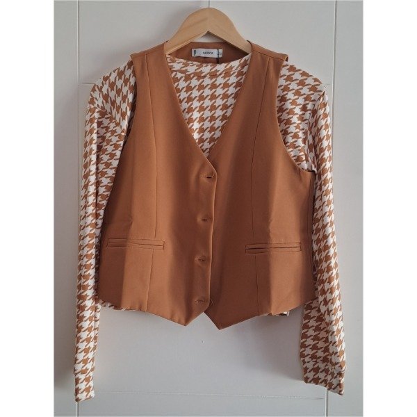 Producto - CHALECO MONA