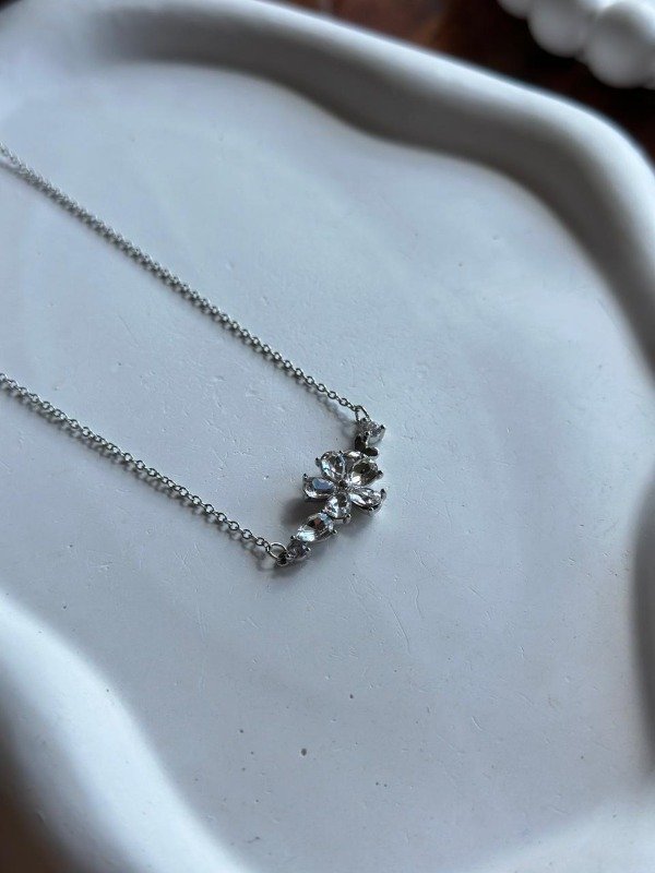 Producto - Cadena con flor