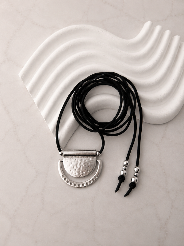 Producto - CHOCKER DE GAMUZA NEGRO 1014