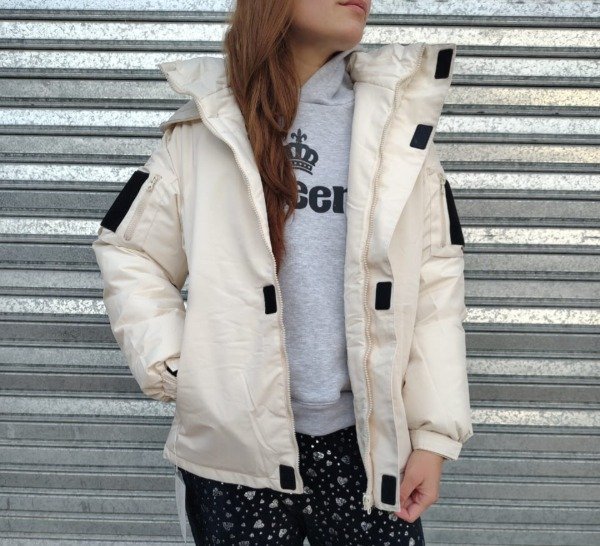 Producto - Campera White unisex importada