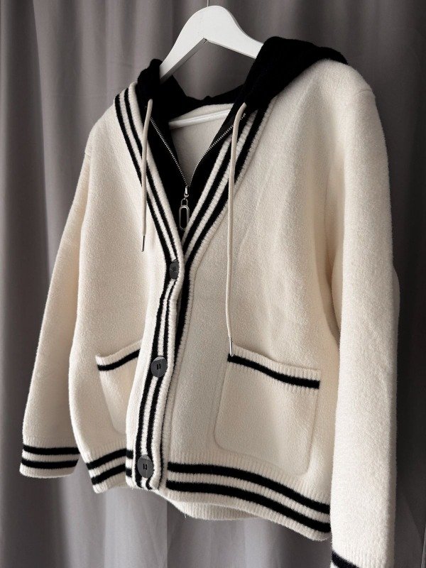 Producto - Campera capucha WILL tejida- Blanco y negro