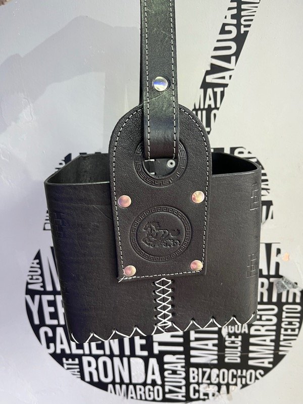 Producto - Canasta cuero negro