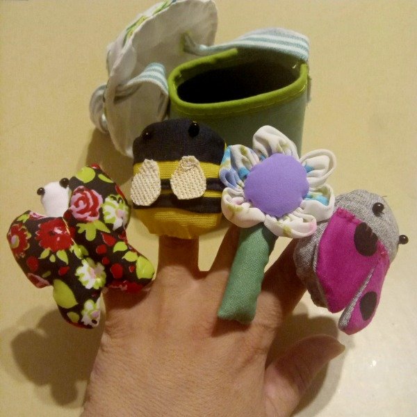 Producto - honguito con títeres de dedo bichos