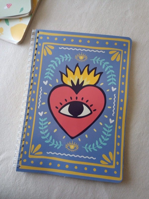 Producto - Cuaderno A4 Rayado CORAZON SAGRADO