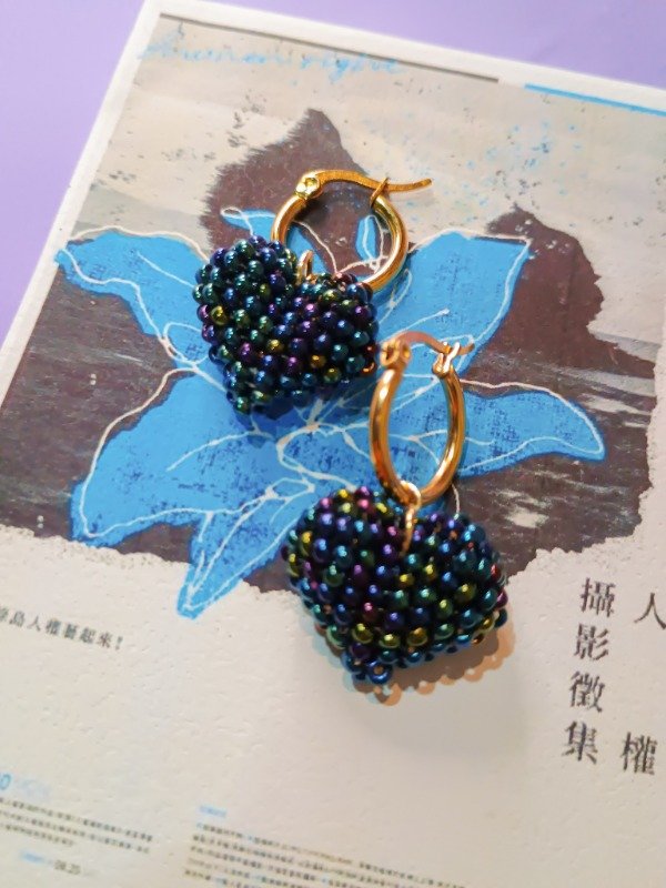 Producto - Aros Corazón tornasol