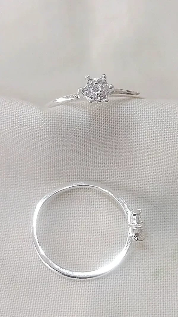 Producto - Anillo de Plata 925 cubics formando estrellita