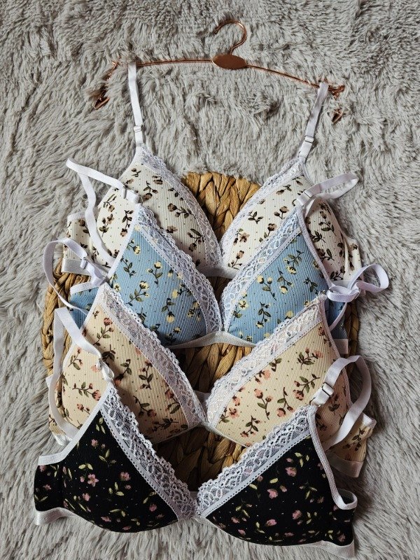 Producto - Triangulito coquette con flores - 7