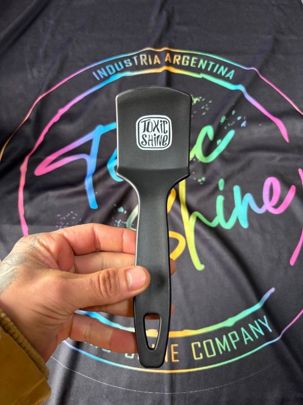 Producto - Cepillo Lava Auto/Cubierta Toxic Shine