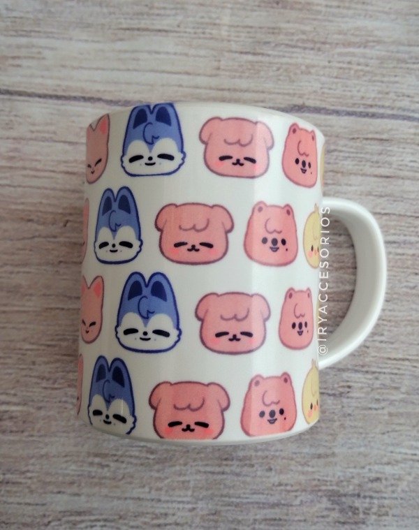 Producto - TAZA PLASTICA Stray kids