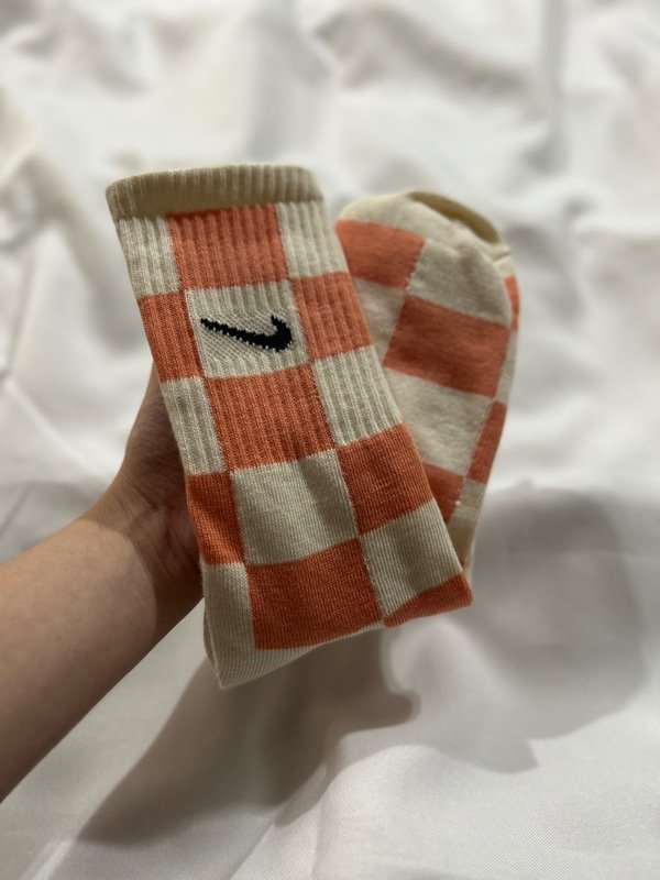 Producto - NIKE CUADRADOS NARANJA EXC