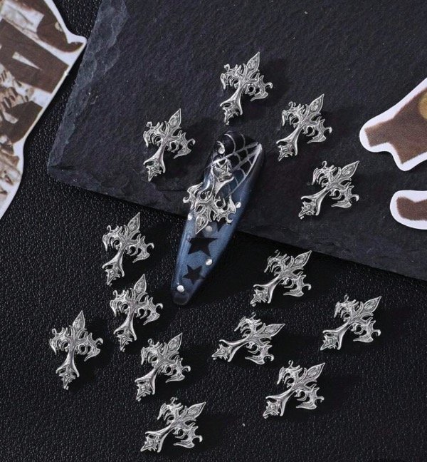 Producto - Dije de uñas Cruz tribal