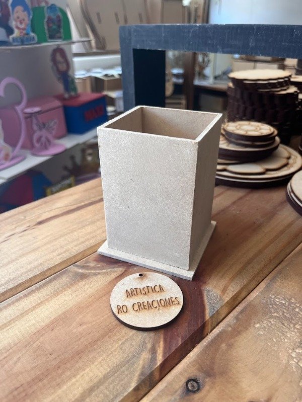Producto - 10 PORTA LAPIZ 10X7CM