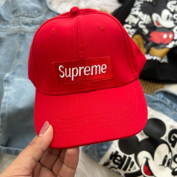 Producto - Gorra supreme +1/2 años hasta 6 años aprox