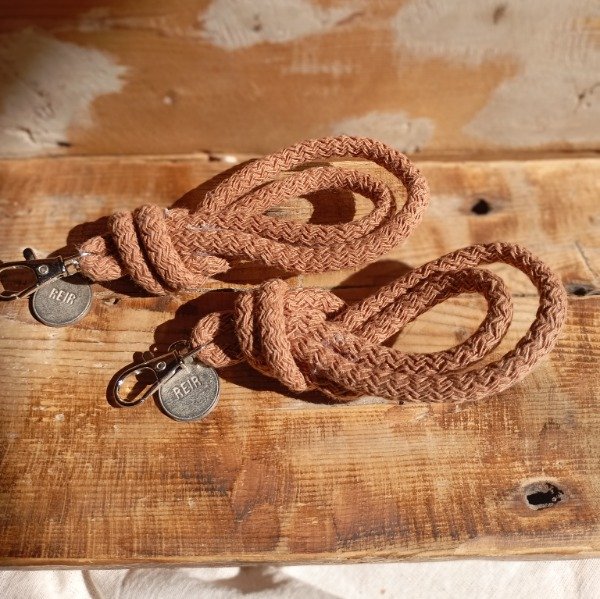 Producto - Llavero Nudo "Canela"