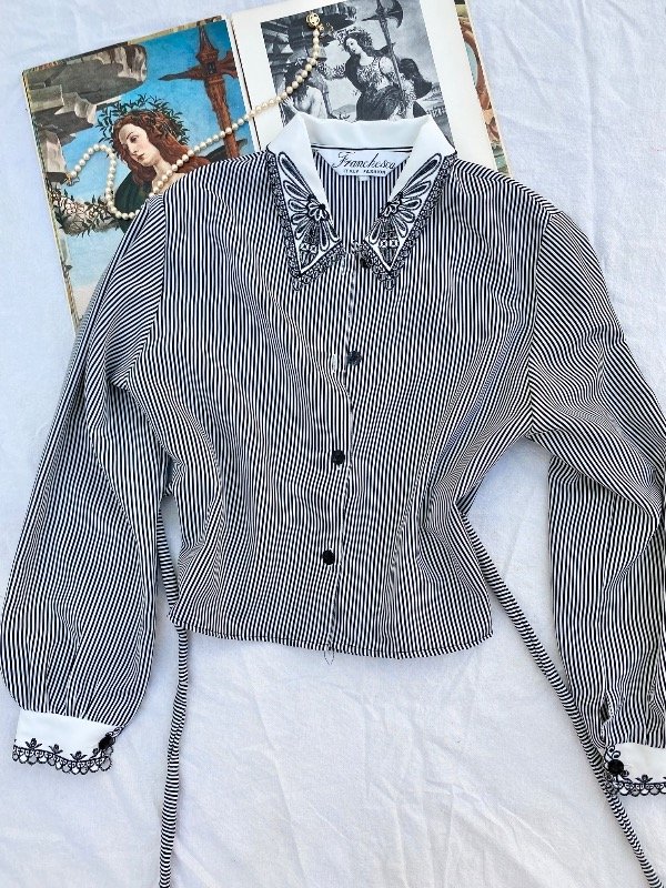 Producto - Camisa crop 1980s byn