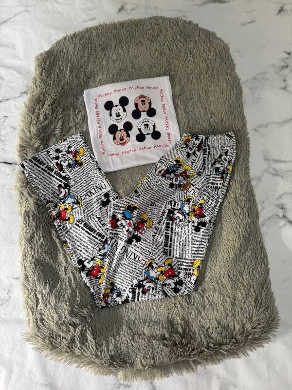 Producto - Pijama animado pantalon largo + remera manga corta - Mickey Periodico