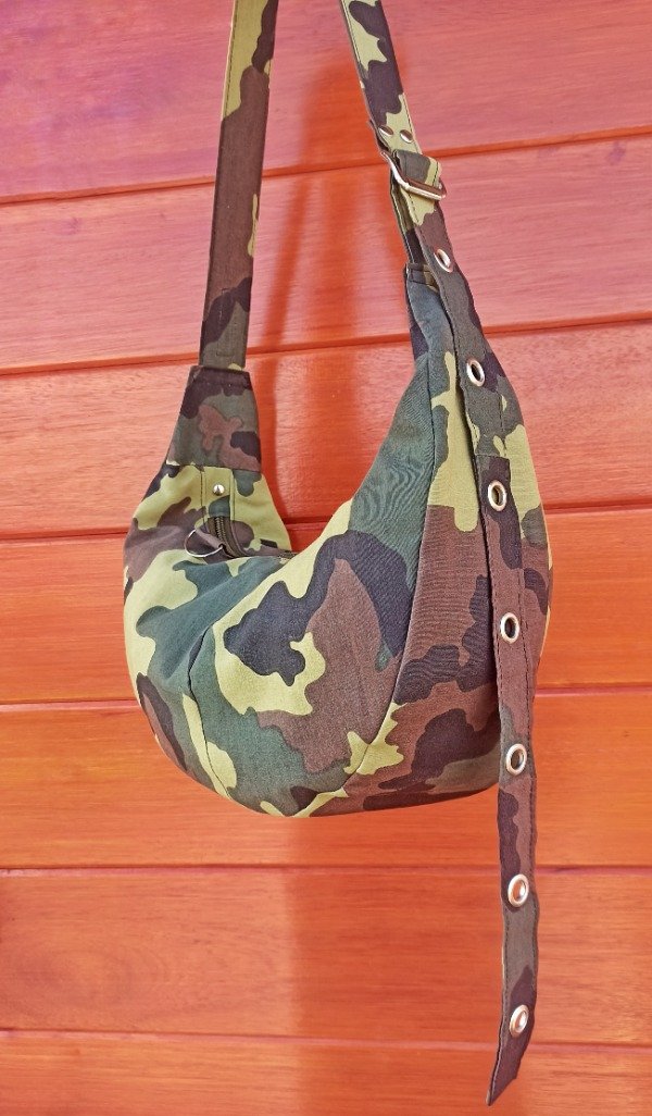 Producto - Cartera/morral camuflado