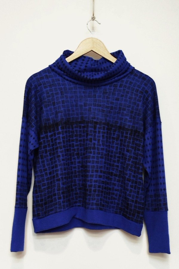 Producto - Polera Elba -azul estampa Textura-