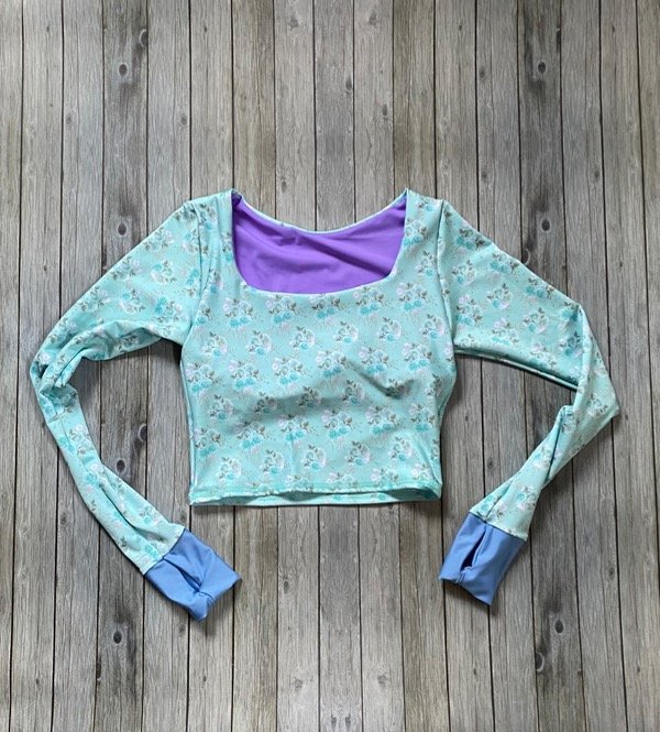 Producto - Top Crop manga larga estampa Rococo