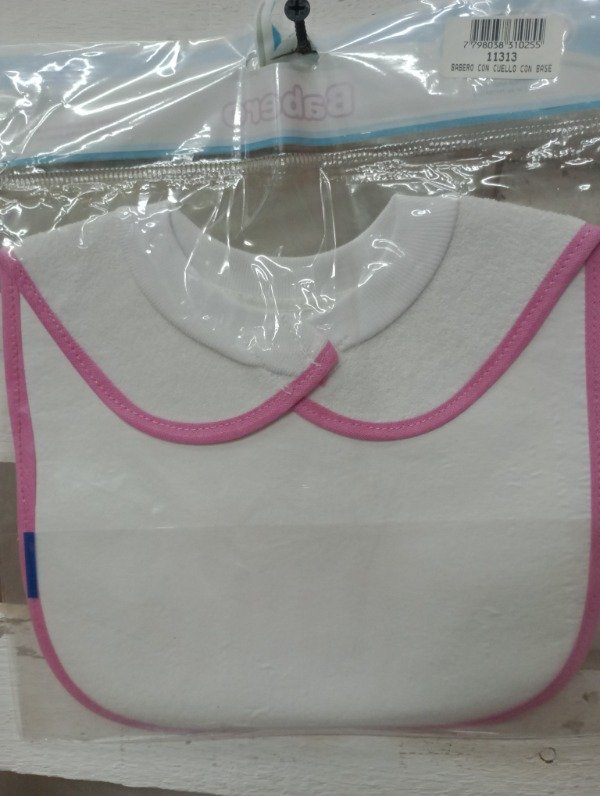 Producto - Babero estampado rosa con borde Rosa y cuello base impermeable