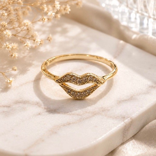 Producto - Anillo Labios con piedras cubic en Plata 925 Dorado