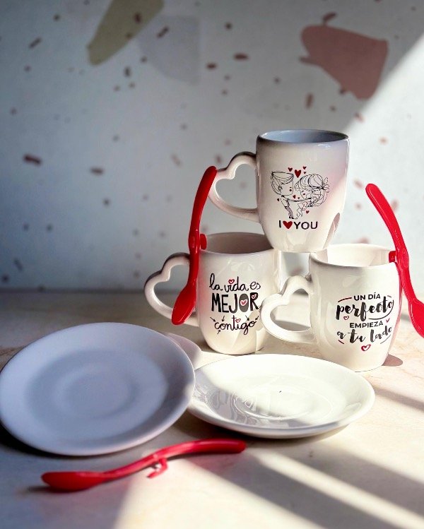 Producto - Kit N4 "Enamorados" 3 Bombé Grandes + 3 Platitos de Té + 3 Cuch.