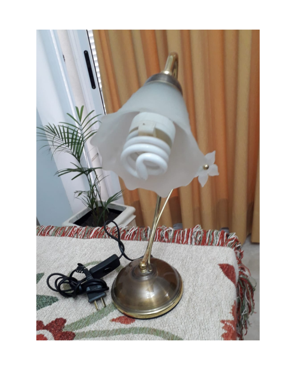 Producto - Veladores de bronce con tulipas x 2