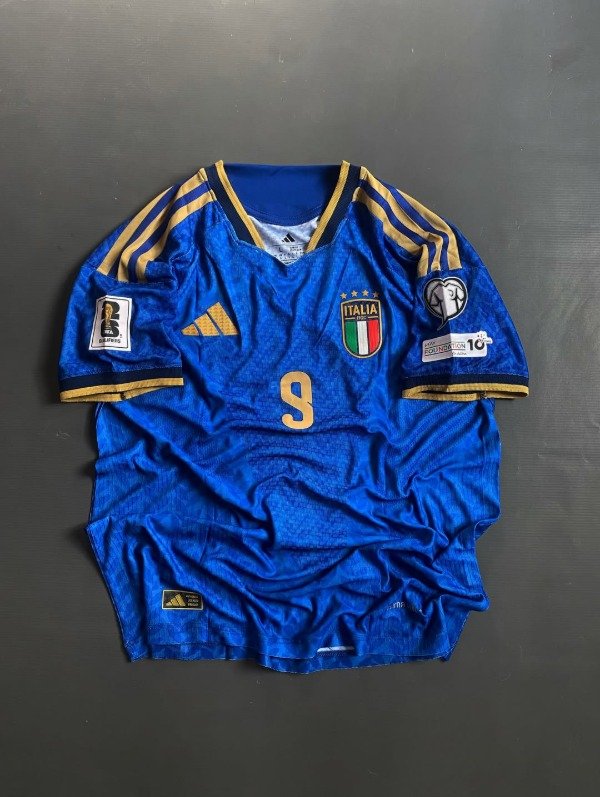 Producto - Italia primer kit Mundial 2026 -  Dorsal #9 Retegui