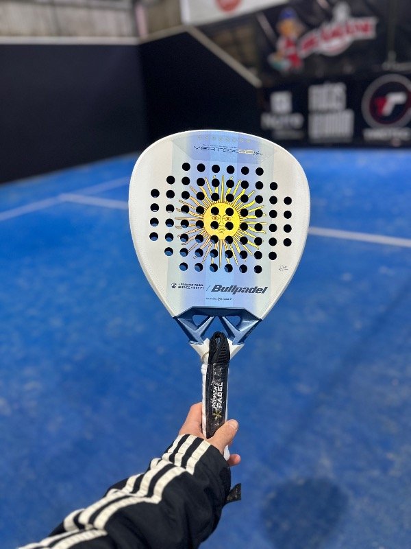 Producto - PALETA BULLPADEL VERTEX 05 W ARGENTINA 26 - 1