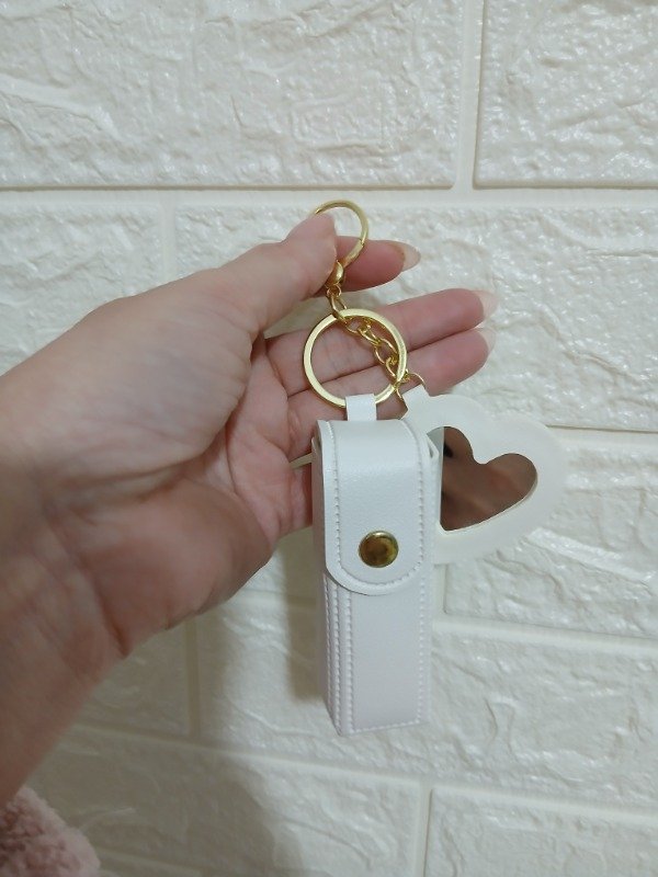 Producto - Porta Labial Llavero con Espejo de Corazón - 1