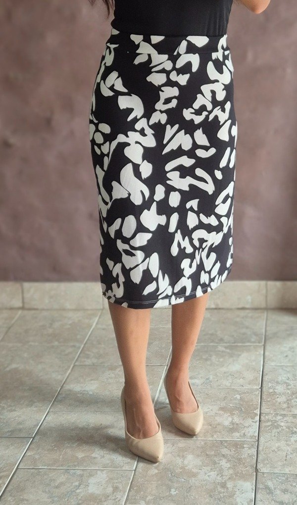 Producto - Falda lanilla recta negra  (Talle S a XL)