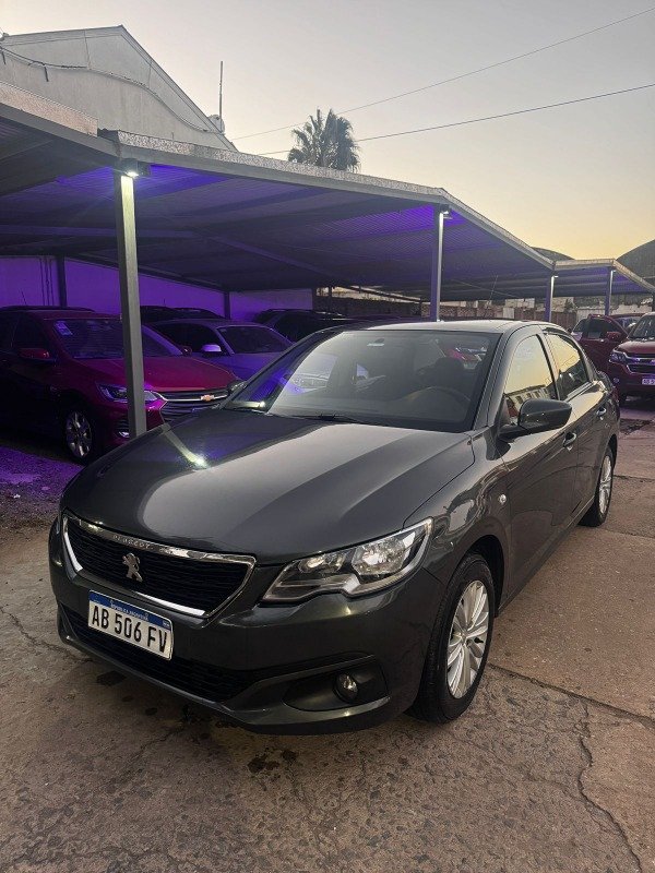 Producto - Peugeot 301 Allure 1.6 2017
