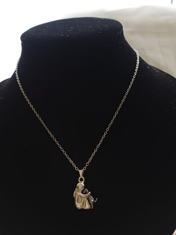 Producto - Cadena "Abrazo Eterno" perro negro