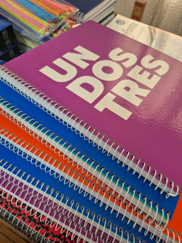Producto - Cuaderno A4 Triunfante Tapa dura 60 hojas LINEA LETRAS