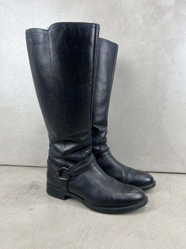 Producto - Dark Leather Boots