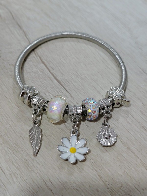 Producto - Pulsera elástica fantasia con dijes 4