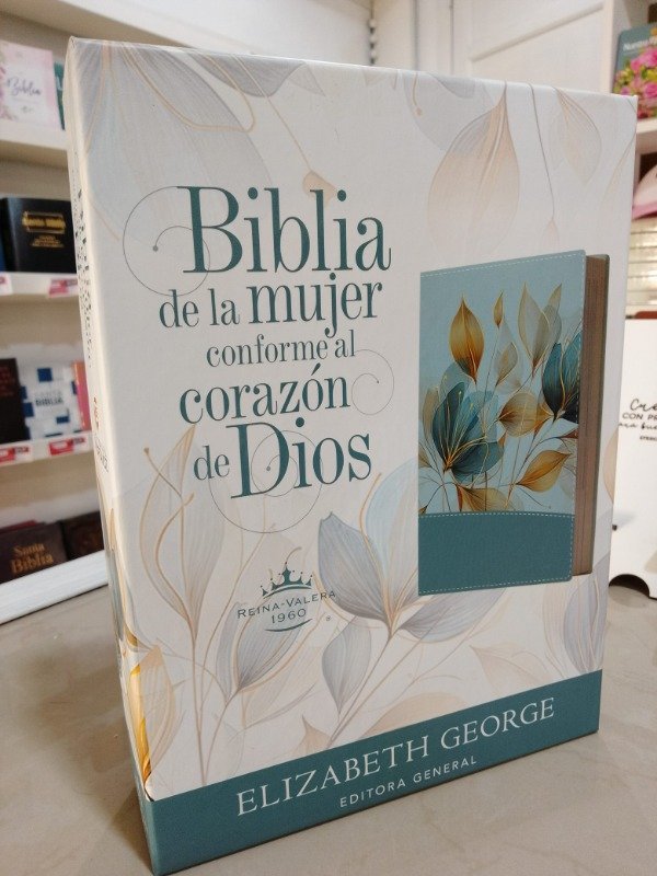 Producto - Biblia  De la Mujer conforme al corazón de Dios Pétalos