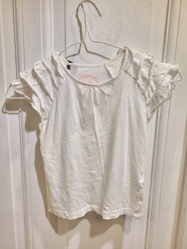 Producto - Musculosa LITTLE AKIABARA blanca con volados Talle 4 años - PRECIO: 10X