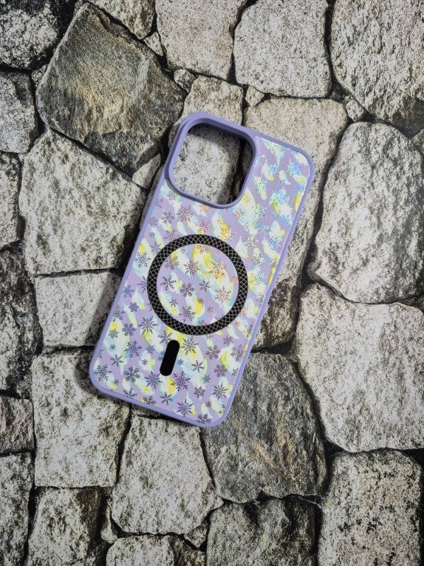 Producto - Funda rígida MagSafe diseño invierno Iphone 16 Pro Max lila